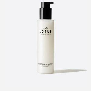 The Pure Lotus Jeju Botanical pH Balancing Cleanser NIB